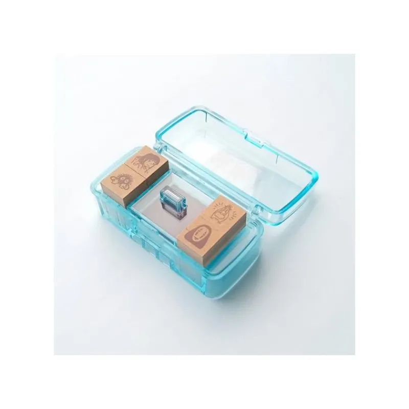 chihiro_takes_the_train_mini_stamp_set_blue__spirited_away_2.webp Maison Ghibli Chihiro takes the train Mini Stamp Set Blue - Spirited Away | Small Equipment