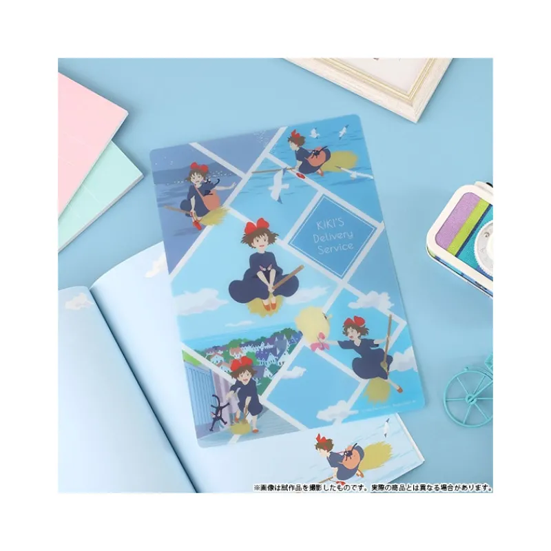 desk_pad_flying_kiki__kikis_delivery_service_0.webp Maison Ghibli Desk pad Flying Kiki - Kiki's Delivery Service | Small Equipment