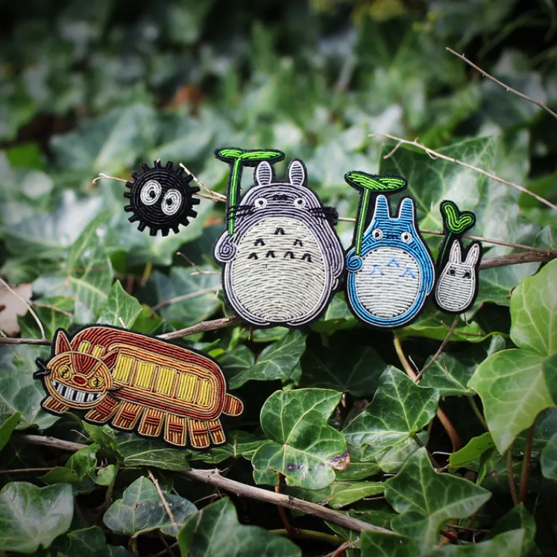 embroidered_jewel_brooch_big_totoro__my_neighbor_totoro_3.webp Maison Ghibli Embroidered Jewel Brooch Big Totoro - My Neighbor Totoro | Pins