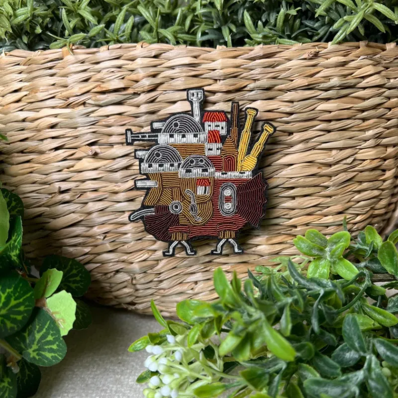 embroidered_jewel_brooch_castle__howls_moving_castle_3.webp Maison Ghibli Embroidered Jewel Brooch Castle - Howl’s Moving Castle | Pins