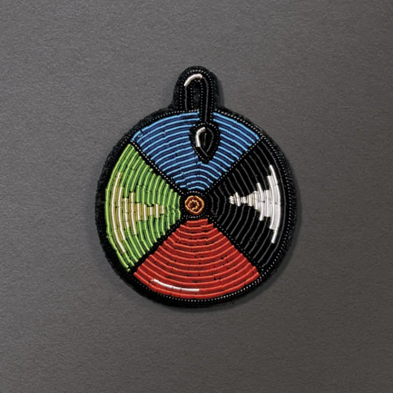 embroidered_jewel_brooch_door_dial__howls_moving_castle_0.webp Maison Ghibli Embroidered Jewel Brooch Door dial - Howl’s Moving Castle | Pins