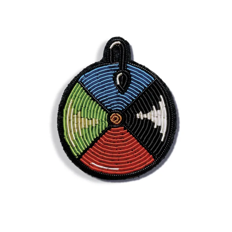 embroidered_jewel_brooch_door_dial__howls_moving_castle_1.webp Maison Ghibli Embroidered Jewel Brooch Door dial - Howl’s Moving Castle | Pins