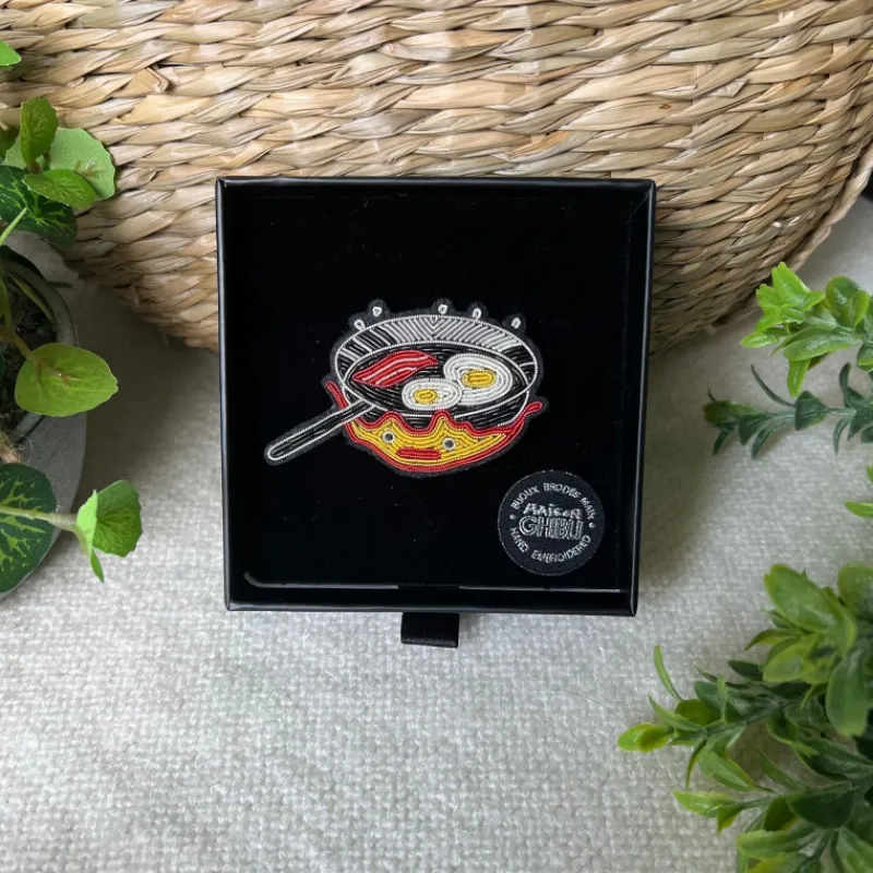 embroidered_jewel_brooch_frying_pan__howls_moving_castle_4.webp Maison Ghibli Embroidered Jewel Brooch Frying Pan - Howl’s Moving Castle | Pins