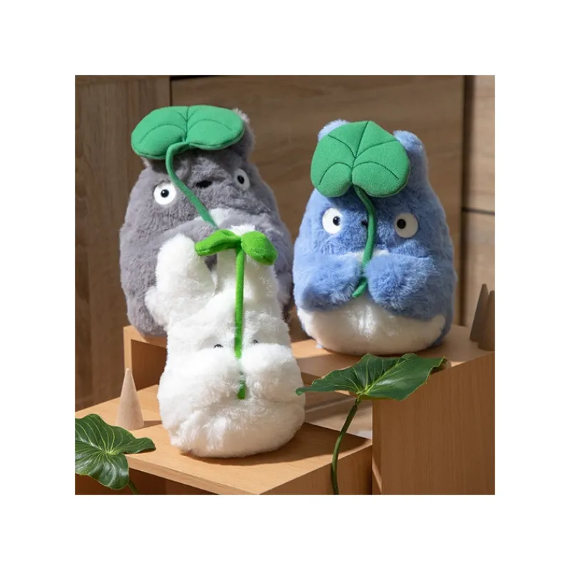 Maison Ghibli Nakayoshi Plush Medium Totoro with leaf - My Neighbor Totoro | Nakayoshi Plush