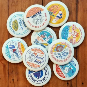 Maison Ghibli Vintage Badge Collection 1 badge Mystere - Kiki's Delivery Service | Badges
